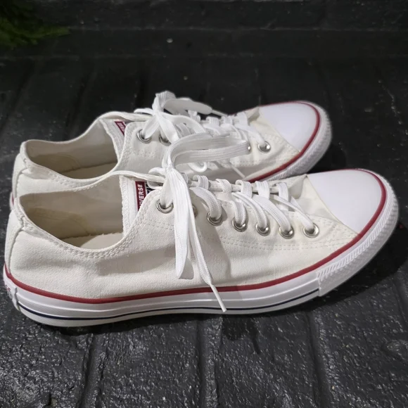 Converse Cuck Taylor All Star Low Top Sneaker, Men's Size 10, Women's Size 12 - Picture 1 of 10